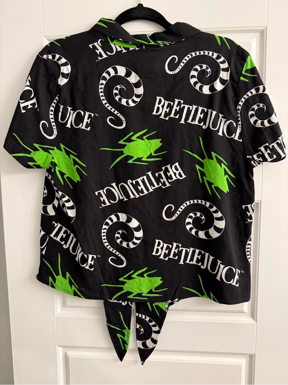 Beetlejuice front tie button up shirt - Picture 2 of 3